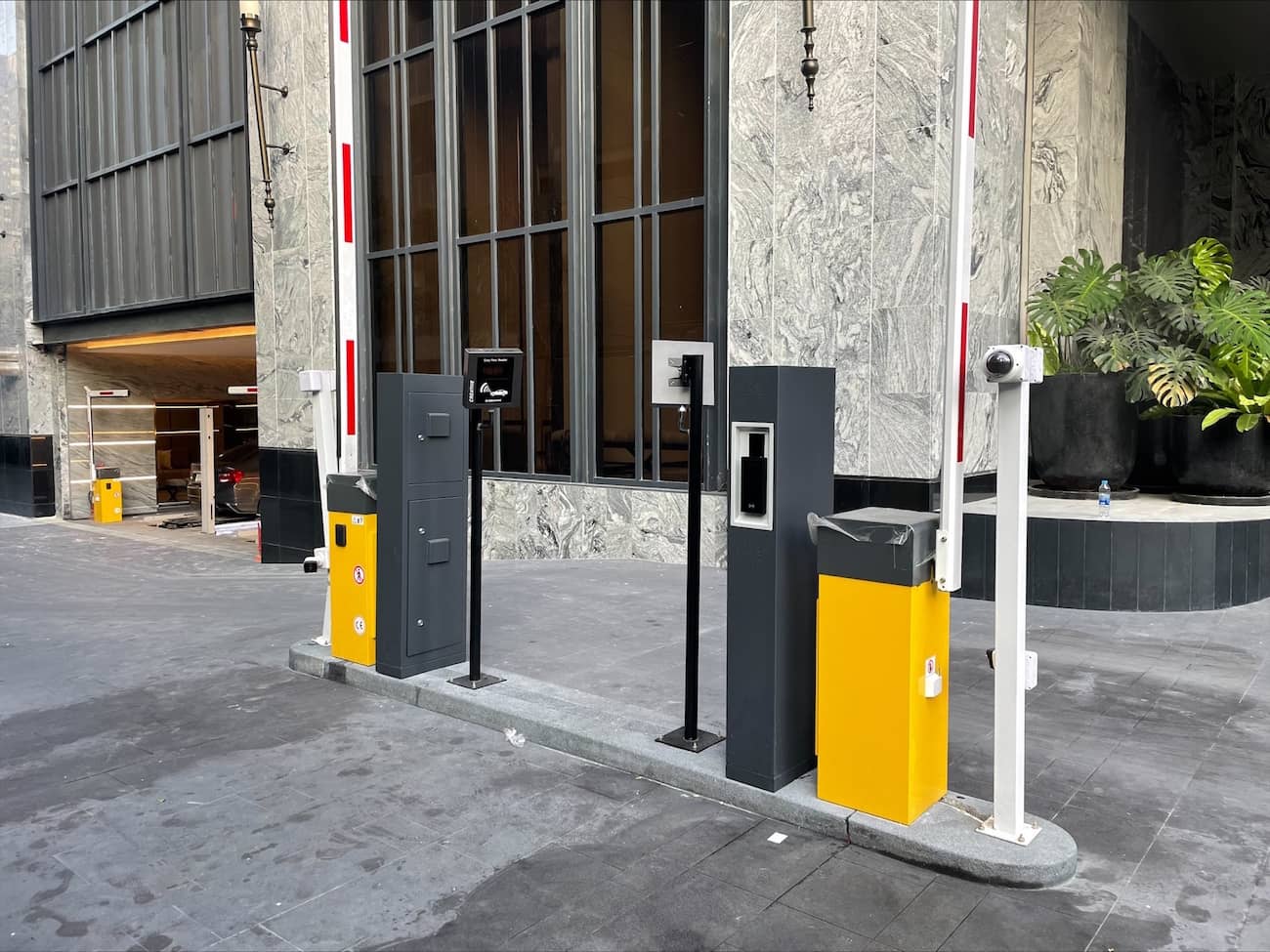 electric barrier gate