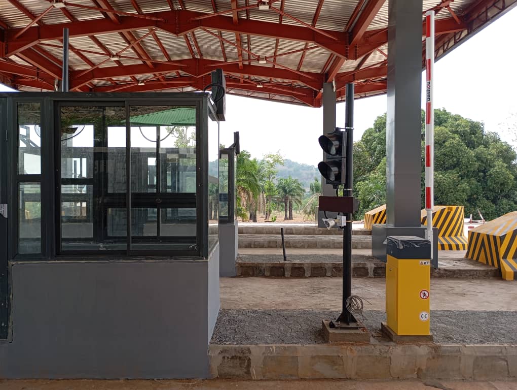 toll plaza barrier