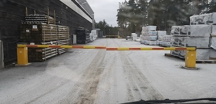 6m arm barriers in a warehouse in Sweden